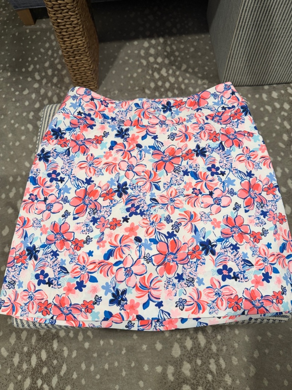 Lilly Pulitzer- Size 6 Coral and Navy Floral Golf Skort